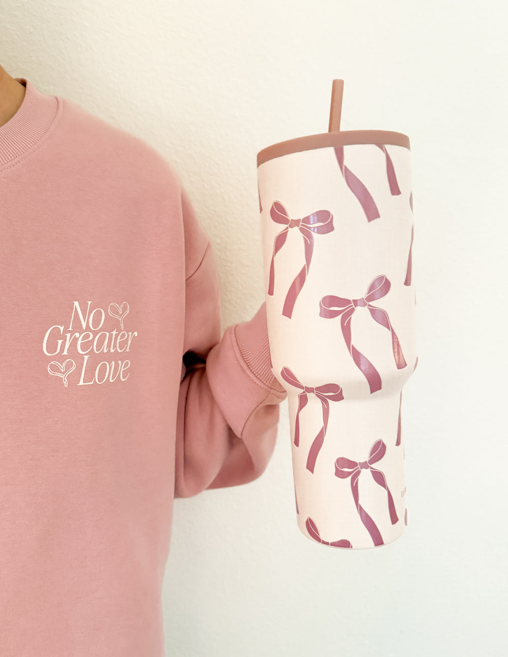 Bows-40-oz-Ascend-Tumbler_05.jpg