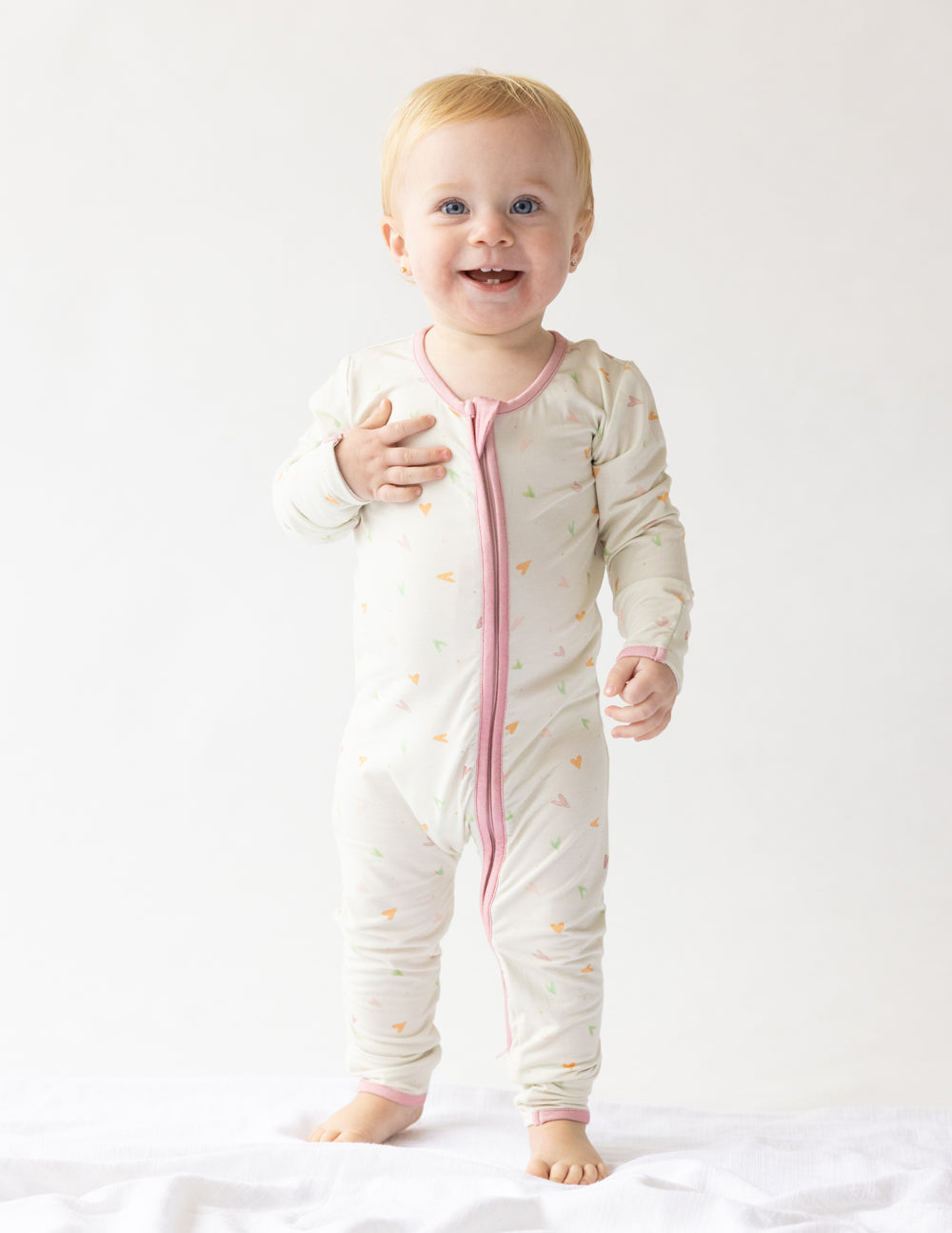 Heart-Convertible-Footed-Onesie_01_ee1593f8-32eb-4545-a76d-1174f6f23417.jpg