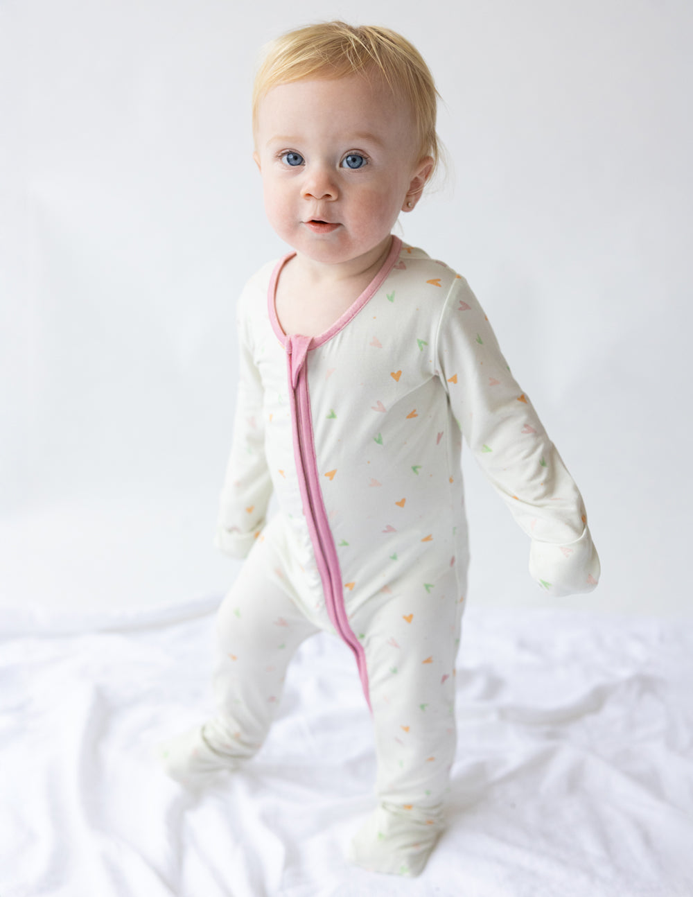 Heart-Convertible-Footed-Onesie_04_e2cadd61-5117-4bdb-bce4-0a6726a42f01.jpg