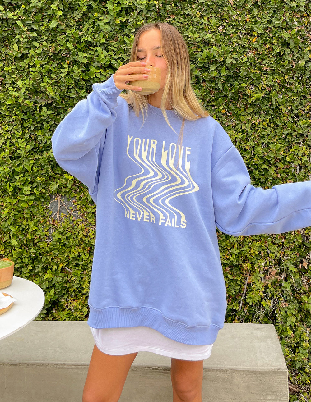 Love-Never-Fails-Blue-Unisex-Crewneck_01_fdb1f98b-00cc-43a2-bbe9-79d2420dcebf.jpg
